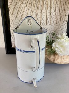 425⚜️ Décoration Ancien Broc Pot De Lavement en Tôle Émaillée Vintage