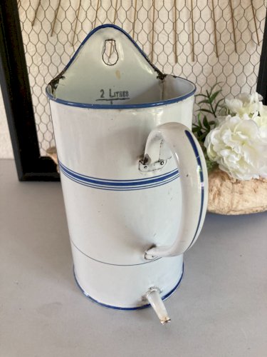 425⚜️ Décoration Ancien Broc Pot De Lavement en Tôle Émaillée Vintage
