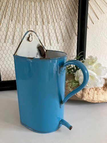 425⚜️ Décoration Ancien Broc Pot De Lavement en Tôle Émaillée Vintage