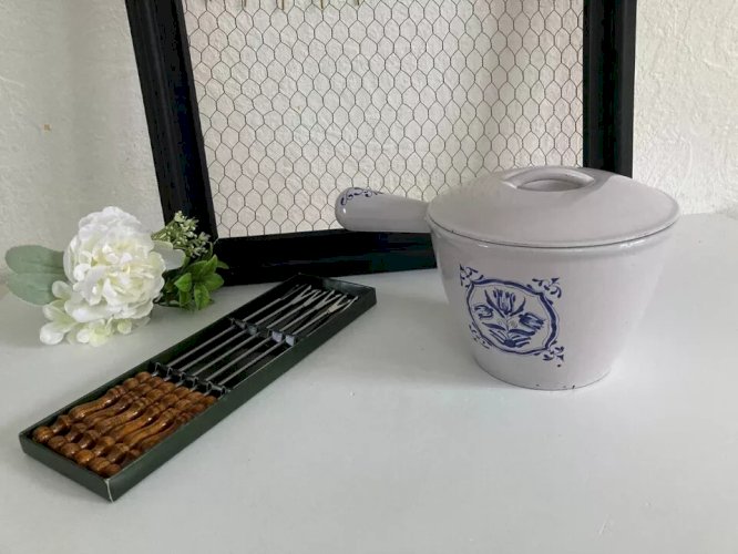 4⚜️Ancien Caquelon à Fondue en Fonte Le Creuset + 6 Fourchettes à Fondue Vintage