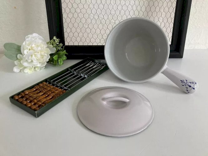 4⚜️Ancien Caquelon à Fondue en Fonte Le Creuset + 6 Fourchettes à Fondue Vintage