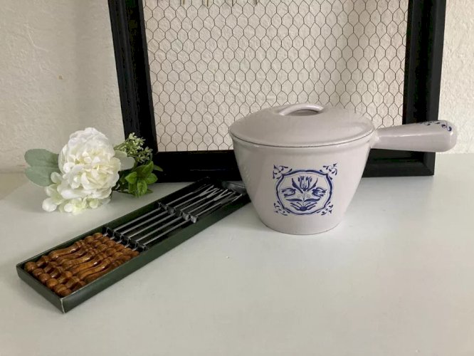 4⚜️Ancien Caquelon à Fondue en Fonte Le Creuset + 6 Fourchettes à Fondue Vintage
