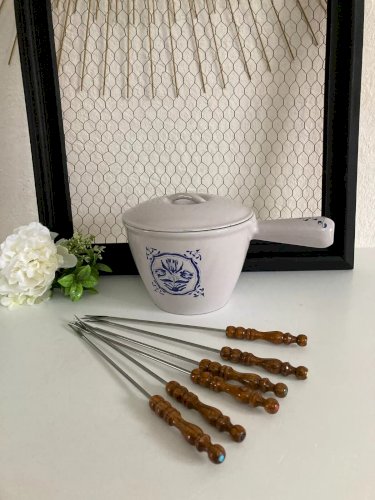 4⚜️Ancien Caquelon à Fondue en Fonte Le Creuset + 6 Fourchettes à Fondue Vintage