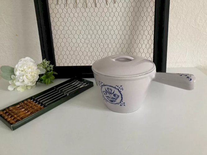 4⚜️Ancien Caquelon à Fondue en Fonte Le Creuset + 6 Fourchettes à Fondue Vintage