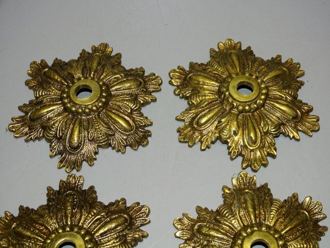 -5 ANCIENNES ROSACES PLAFONNIERS de PLAFOND BRONZE pour LUSTRE ou AUTRE   D