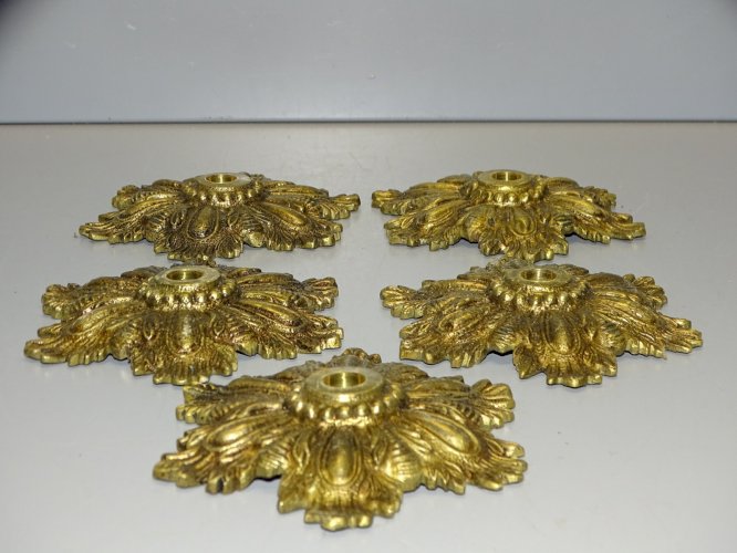 -5 ANCIENNES ROSACES PLAFONNIERS de PLAFOND BRONZE pour LUSTRE ou AUTRE   D