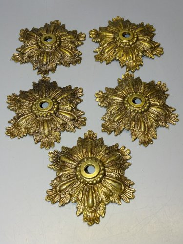 -5 ANCIENNES ROSACES PLAFONNIERS de PLAFOND BRONZE pour LUSTRE ou AUTRE   D