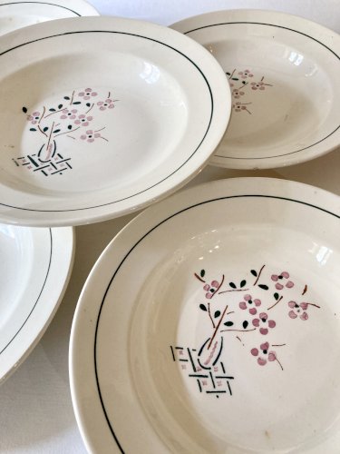 5 assiettes creuses, Lunéville, modèle Lorraine, années 1910