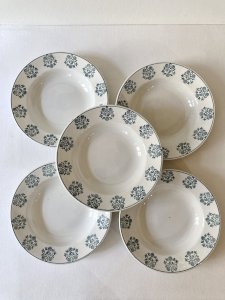 5 assiettes creuses, Sarreguemines, modèle René