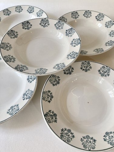 5 assiettes creuses, Sarreguemines, modèle René
