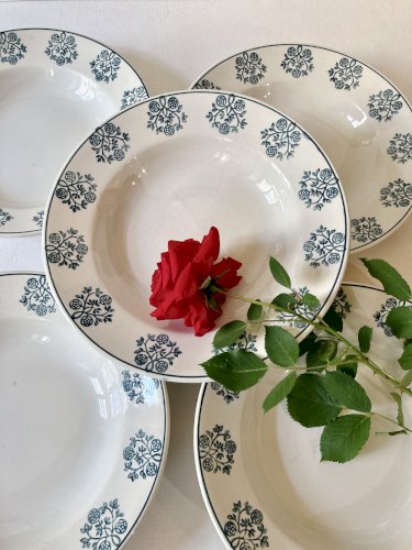 5 assiettes creuses, Sarreguemines, modèle René