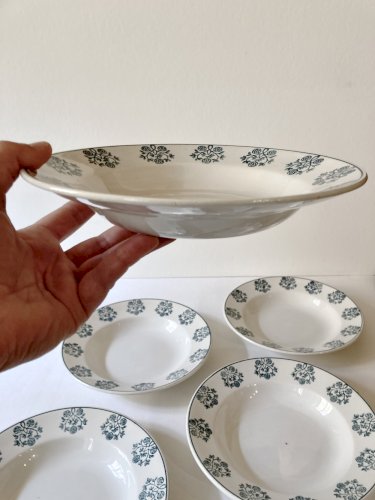 5 assiettes creuses, Sarreguemines, modèle René