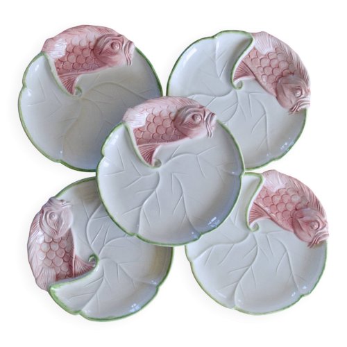 5 assiettes en majolique signées Chaumette Paris