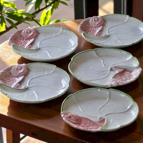 5 assiettes en majolique signées Chaumette Paris