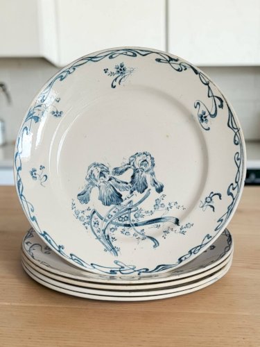 5 assiettes faïence Creil et Montereau  Crémone, terre de fer Art Nouveau