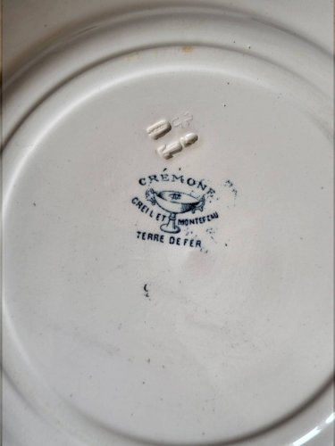 5 assiettes faïence Creil et Montereau  Crémone, terre de fer Art Nouveau