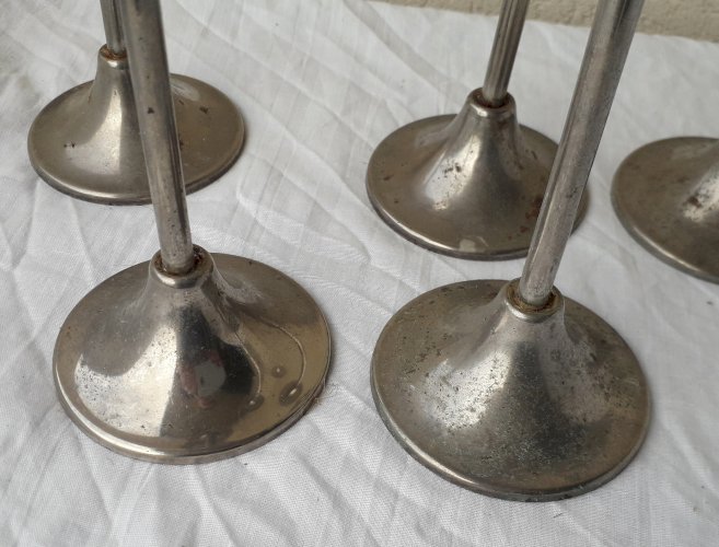 5 bougeoirs en métal