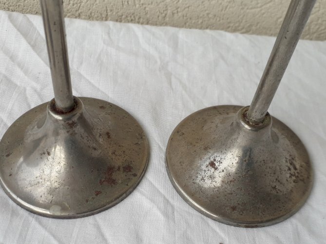 5 bougeoirs en métal