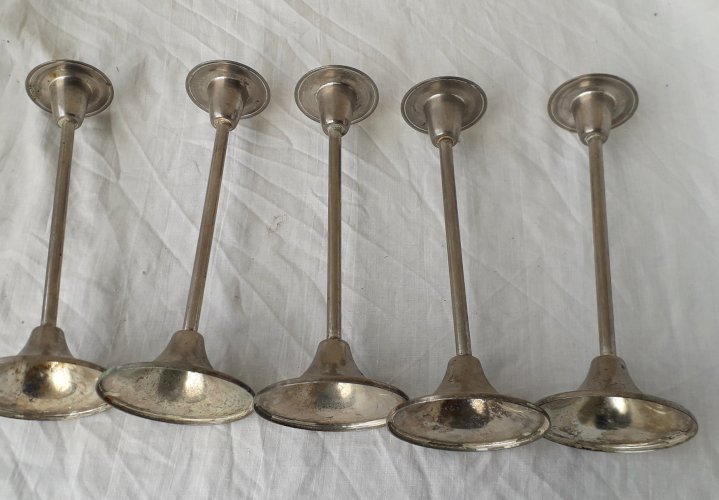 5 bougeoirs en métal