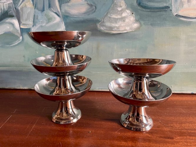 5 coupes en inox vintage