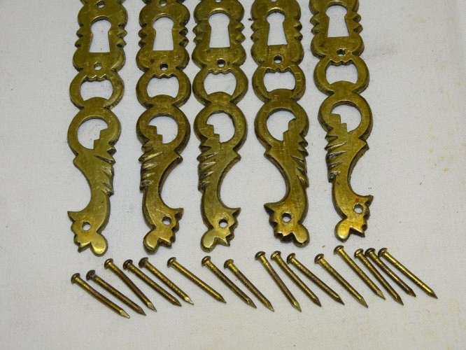 -5 ENTREES de SERRURE LAITON AU COQ DECO PORTES ANCIENNES COLLECTION     D
