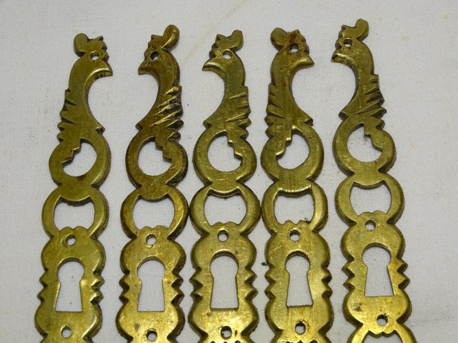 -5 ENTREES de SERRURE LAITON AU COQ DECO PORTES ANCIENNES COLLECTION     D