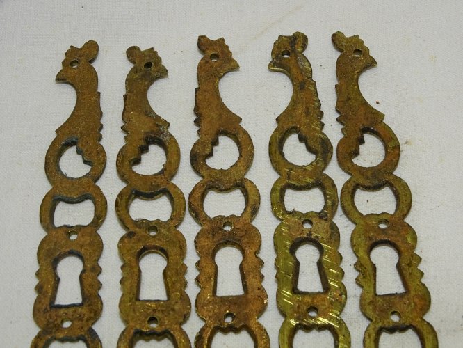 -5 ENTREES de SERRURE LAITON AU COQ DECO PORTES ANCIENNES COLLECTION     D