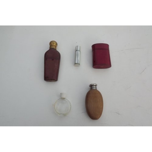 5 Flacons a Parfums Anciens