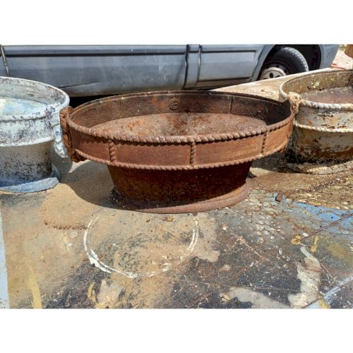 5 Jardinières en Fonte 1900 : Charleville - Mézières