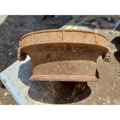 5 Jardinières en Fonte 1900 : Charleville - Mézières