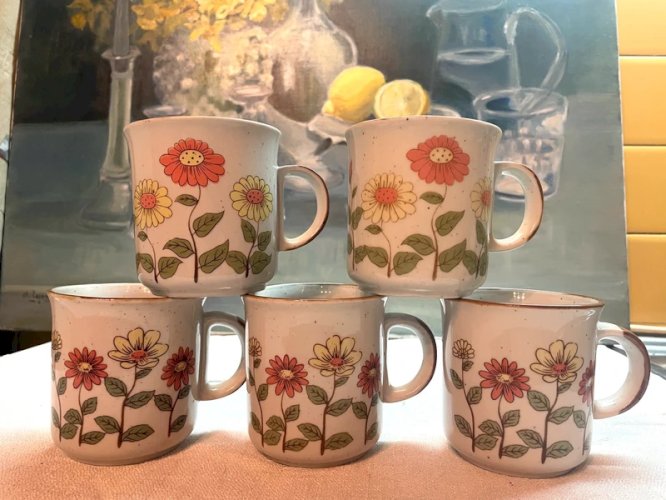 5 mugs vintage fabriqué en Corée