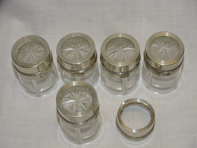 -5 PETITS VERRES A DIGESTIF  LIQUEUR AVEC BAS BAGUES  5 ARGENT Poinçon MINERVE D