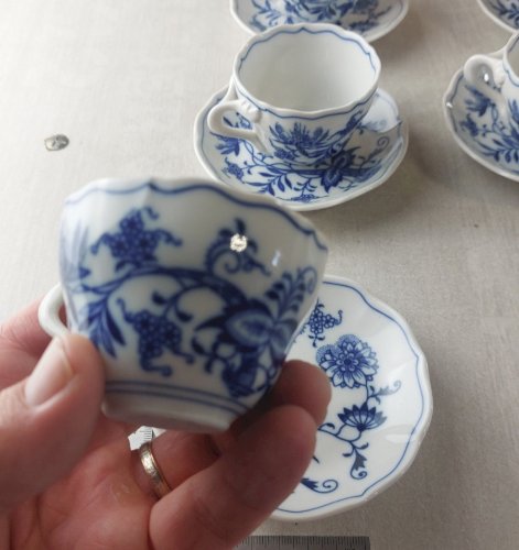 5 tasses + sous tasses, décor Blue Onion / porcelaine Tchécoslovaquie / Czech