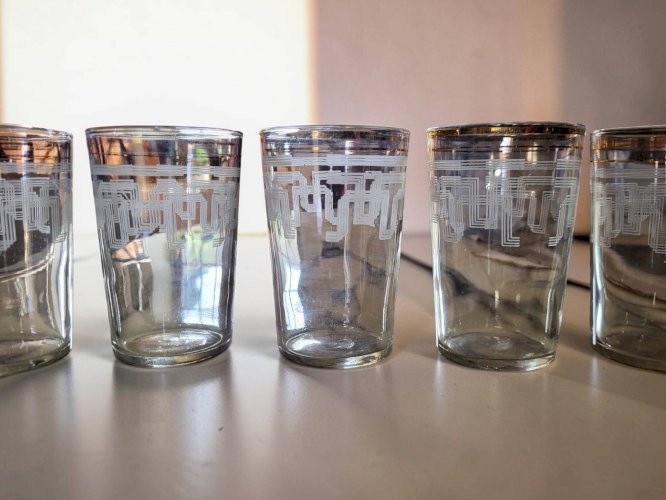 5 verres / gobelets vintage, décor géométrique Art Déco