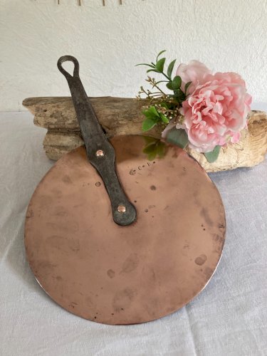 525⚜️ Ancien Couvercle Plat en Cuivre Pour Casserole Vintage Diamètre 24 Cm