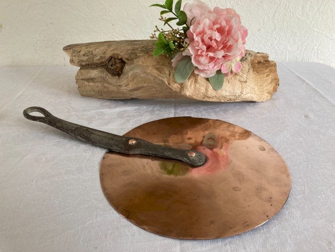 525⚜️ Ancien Couvercle Plat en Cuivre Pour Casserole Vintage Diamètre 24 Cm