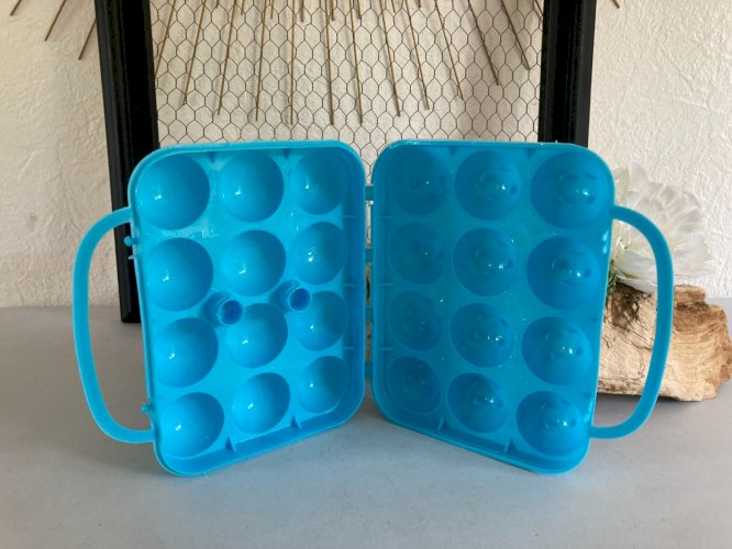 525⚜️ Ancienne Boite à Oeufs 12 Oeufs en Plastique Bleu Ciel Vintage Authentique
