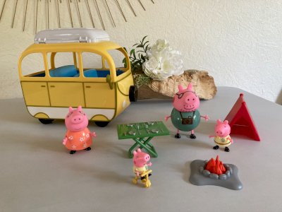 525⚜️ Peppa Pig Family Toy Yellow Camper Van and 4 Characters