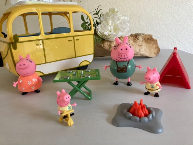 525⚜️ Jouet La Famille Peppa Pig Le Camping Car Jaune et 4 Personnages