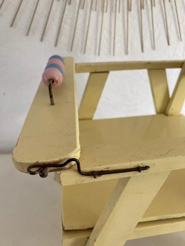 6⚜️ Ancienne Petite Chaise en Bois Enfant Jaune Avec Petit Pot Vintage