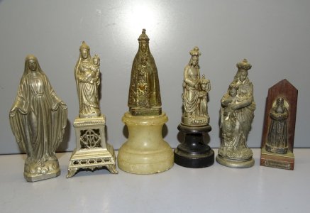 - 6 OLD VIRGIN MARY STATUES 2 ON BASE 1 BLACKENED WOOD 1 ALABASTER RELIGION D