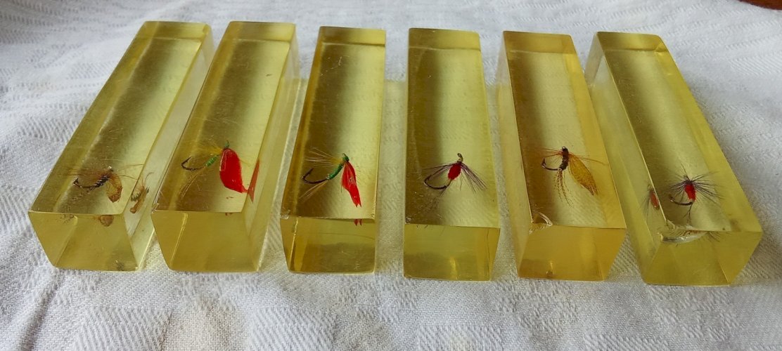 6 anciens porte Couteaux inclusion résine mouche de pêche old knife holder