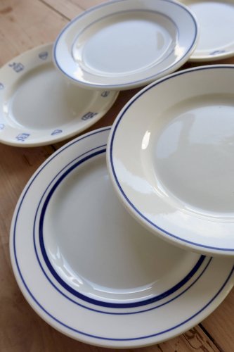 6 assiettes à dessert dépareillées vintage porcelaine blanche et bleue – Lo