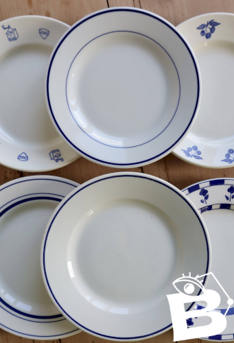 6 assiettes à dessert dépareillées vintage porcelaine blanche et bleue – Lo