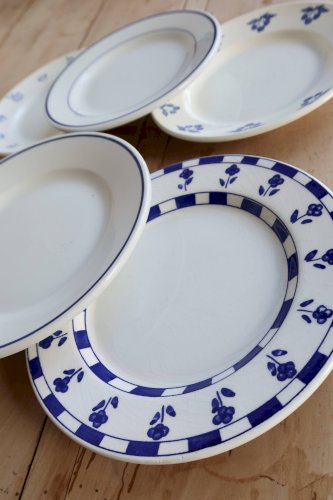 6 assiettes à dessert dépareillées vintage porcelaine blanche et bleue – Lo