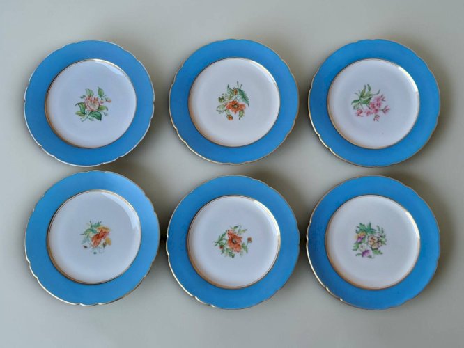 6 assiettes à dessert en porcelaine Vieux Paris XIXème