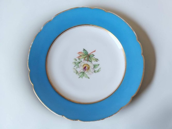 6 assiettes à dessert en porcelaine Vieux Paris XIXème