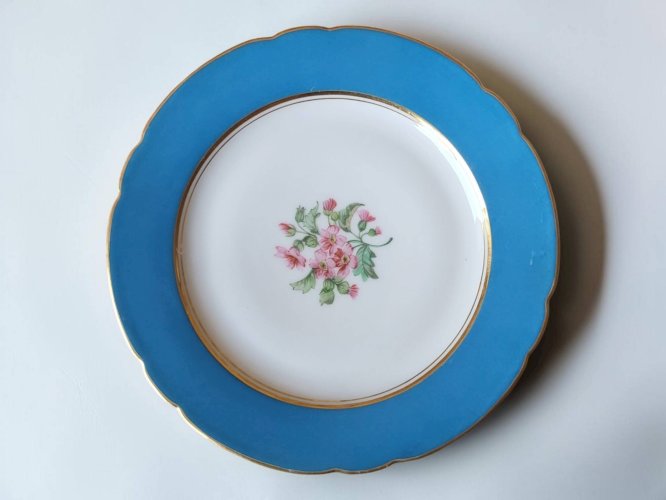 6 assiettes à dessert en porcelaine Vieux Paris XIXème
