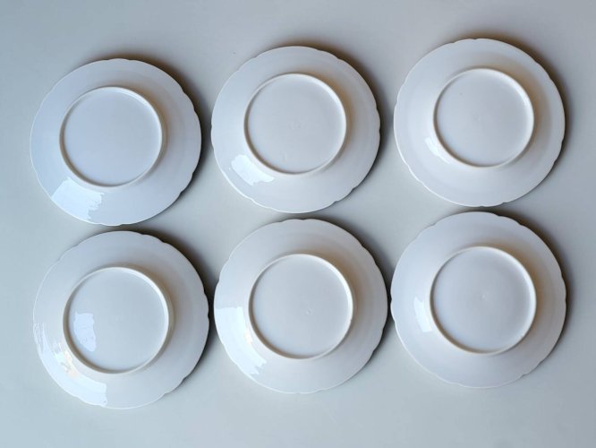 6 assiettes à dessert en porcelaine Vieux Paris XIXème