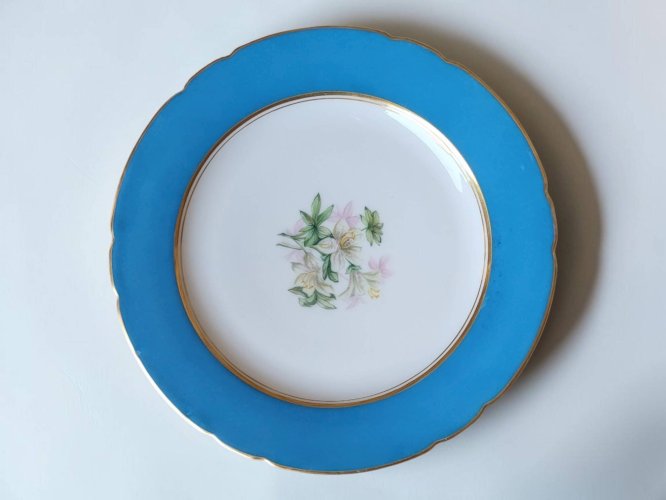 6 assiettes à dessert en porcelaine Vieux Paris XIXème